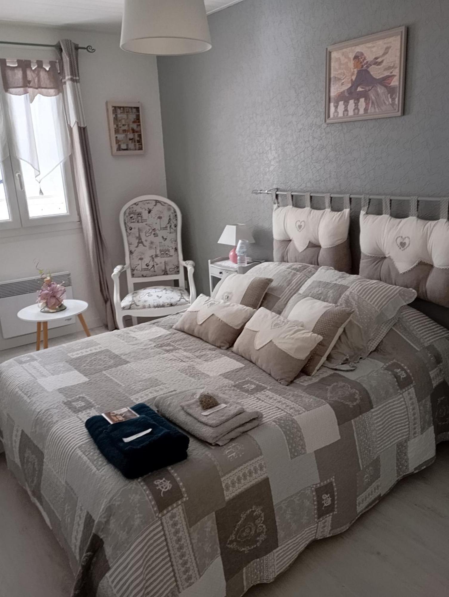La Maison Rose 2 Chambres Avec Lit Pour 2 Personnes Et 2 Salles De Bains 讷韦尔 外观 照片